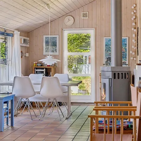 Euphemia - 200m From The Sea By Interhome *